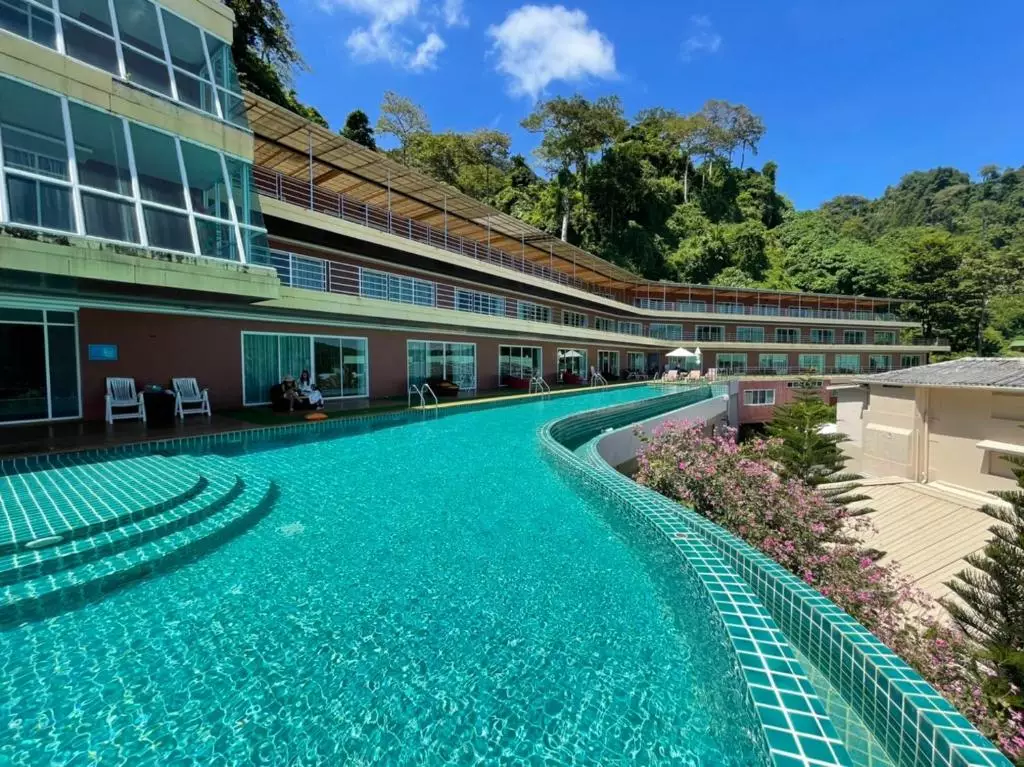 Phi Phi Cliff Beach Resort